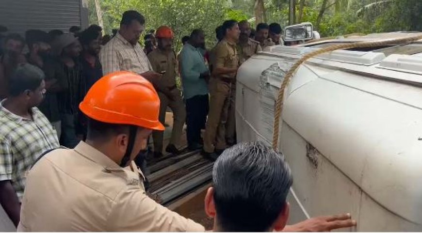 കോഴിക്കോട് ടൂറിസ്റ്റ് ബസ് മറിഞ്ഞ് ആറ് വയസ്സുകാരൻ മരിച്ചു, 25 പേർക്ക് പരിക്ക്