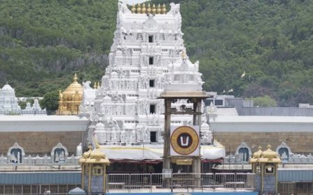 തിരുപ്പതിയിൽ  തിക്കിലും തിരക്കിലും പെട്ട് ആറു പേർ മരിച്ചു