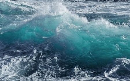 തീരപ്രദേശങ്ങളില്‍ ജാഗ്രതാ നിര്‍ദേശം; ബീച്ചിലേക്കുള്ള യാത്രകളും കടലില്‍ ഇറങ്ങിയുള്ള വിനോദങ്ങളും ഒഴിവാക്കുക 