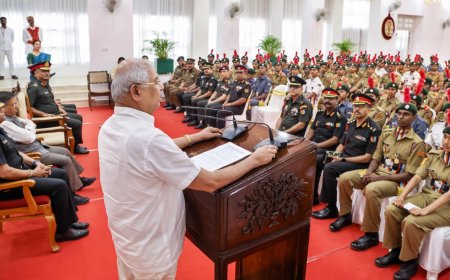 2025- ലെ റിപ്പബ്ളിക്ക് ദിന പരേഡിൽ പങ്കെടുത്ത എൻ.സി.സി കേരള കണ്ടിജന്റിന് രാജ് ഭവനിൽ സ്വീകരണം നൽകി