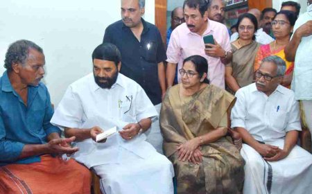 കൊയിലാണ്ടിയിൽ ഉത്സവത്തിനിടെ ആനയിടഞ്ഞ് മരണപ്പെട്ടവരുടെ കുടുംബത്തിന് അഞ്ച് ലക്ഷം വീതം ധനസഹായം കൈമാറി