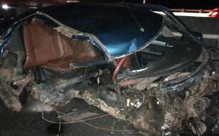 കാര്‍ ഡിവൈഡറിലേക്ക് ഇടിച്ചു കയറി; മൂന്ന് പേര്‍ക്ക് ദാരുണാന്ത്യം