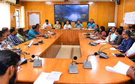 മുണ്ടക്കൈ-ചൂരല്‍മല പുനരധിവാസം മന്ത്രി കെ. രാജന്റെ അധ്യക്ഷതയില്‍ വകുപ്പുകളുടെ അവലോകന യോഗം ചേര്‍ന്നു