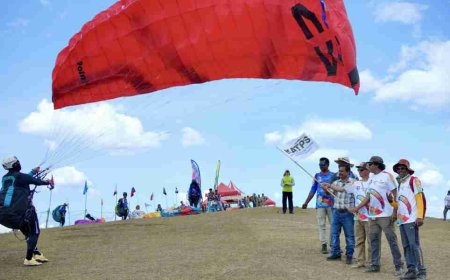 വാഗമണ്‍ ഇന്‍റര്‍നാഷണല്‍ പാരാഗ്ലൈഡിംഗ് മത്സരങ്ങള്‍ക്ക് തുടക്കമായി