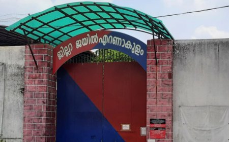 കാക്കനാട് ജയിലിൽ ഫാർമസിസ്റ്റിനെ ജാതിപരമായി അധിക്ഷേപിച്ചെന്ന് പരാതി