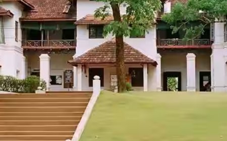 വിദ്യാർഥികൾക്ക് ഛർദ്ദിയും അതിസാരവും; ആലുവ യു.സി. കോളജിലെ നാല് ഹോസ്റ്റലുകൾ താത്കാലികമായി അടയ്ക്കും