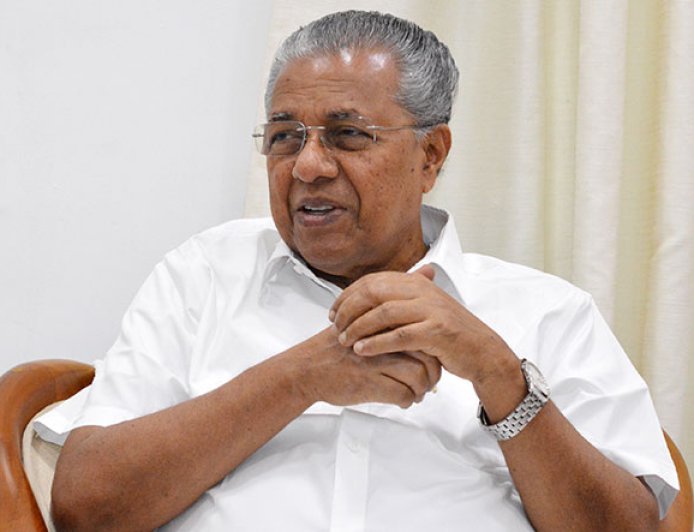 മമ്മൂട്ടിയോട് പരസ്യമായി ക്ഷമ ചോദിച്ച് മുഖ്യമന്ത്രി; വയനാട് സന്ദർശനം വിവാദമാക്കേണ്ടതില്ലെന്ന് വിശദീകരണം