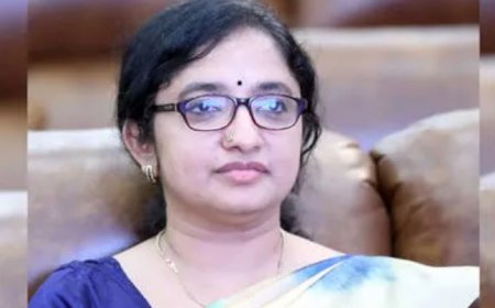 ദിവ്യ എസ്  അയ്യരുടെ വിവാദ പോസ്റ്റ്; അശ്ലീല കമന്റിട്ട ദളിത് കോൺ​ഗ്രസ് നേതാവിന് സസ്പെൻഷൻ