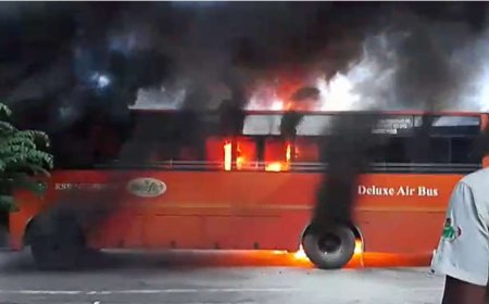 തിരുവനന്തപുരത്ത് കെ എസ്  ആർ ടി സി ബസിനു തീപിടിച്ചു