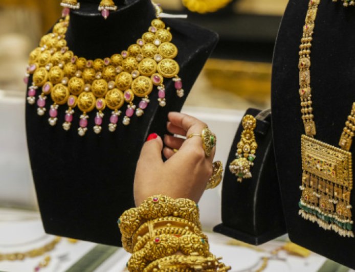 സംസ്ഥാനത്ത് സ്വർണവില താഴേക്ക്; പവന് 560 രൂപ കുറഞ്ഞു, ഇന്നത്തെ വിപണി വില അറിയാം