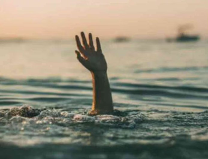 എരുമേലിയിൽ പാറമടക്കുളത്തിൽ ദുരന്തം; കുളിക്കാനിറങ്ങിയ രണ്ട് പേർ മുങ്ങിമരിച്ചു