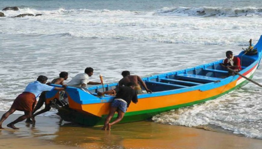 മുതലപ്പൊഴിക്കാർക്ക് ആശ്വാസം; കൊല്ലത്തെ ഹാർബറുകളിൽ മത്സ്യവിപണനം നടത്താൻ അനുമതി