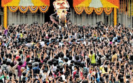 പൂരങ്ങളുടെ പൂരമായ തൃശൂര്‍ പൂരത്തിന് തുടക്കം രണ്ടരയ്ക്ക് ഇലഞ്ഞിത്തറ മേളം, ഗതാഗത നിയന്ത്രണം