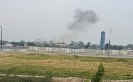 ലാഹോറിൽ മൂന്നിടത്ത് സ്ഫോടനം; പരിഭ്രാന്തിയോടെ ജനം