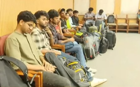 ഓപ്പറേഷൻ സിന്ദൂർ : എഴുപത്തഞ്ചോളം വിദ്യാർത്ഥികൾ കേരള ഹൗസിലെത്തി