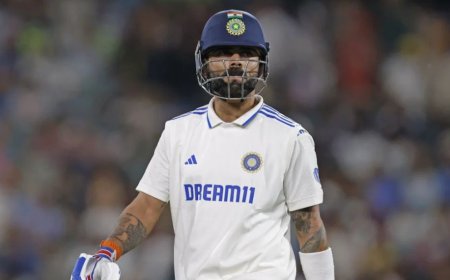 ടെസ്റ്റ്‌ ക്രിക്കറ്റിൽ നിന്ന് വിരാട്  കോഹ്‍ലി വിരമിച്ചു