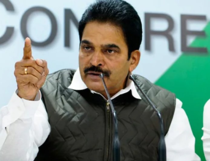 സതീശന്റെ സ്ഥാനാരോഹണം: കോൺഗ്രസിൽ ഭിന്നത രൂക്ഷം; കെ.സി. വേണുഗോപാലിനെ തഴഞ്ഞതിൽ പ്രതിഷേധം