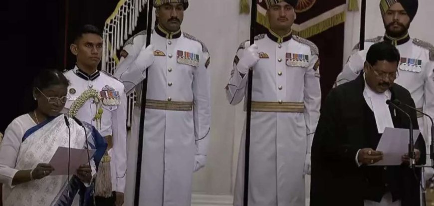 സുപ്രീംകോടതി ചീഫ് ജസ്റ്റിസായി ജസ്റ്റിസ് ഭൂഷണ്‍ രാമകൃഷ്ണന്‍ ഗവായ് ചുമതലയേറ്റു