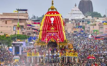 പുരി രഥയാത്രയ്ക്കിടെയുണ്ടായ തിക്കിലും തിരക്കിലുംപെട്ട് മൂന്നുപേര്‍ മരിച്ചു