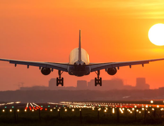 പശ്ചിമേഷ്യയിൽ സംഘർഷം തുടരുന്നു; പരീക്ഷകൾ മാറ്റി, യാത്രാക്ലേശം പരിഹരിക്കാൻ കൂടുതൽ വിമാന സർവീസുകൾ