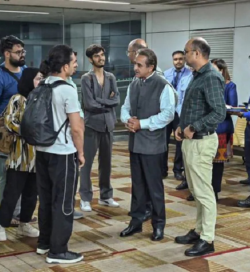 ഇന്ത്യക്കാരെ ഇസ്രയേലില് നിന്ന് ഒഴിപ്പിക്കാനൊരുങ്ങി കേന്ദ്രസര്ക്കാര്; എംബസിയില് രജിസ്റ്റര് ചെയ്യാന് നിര്ദേശം