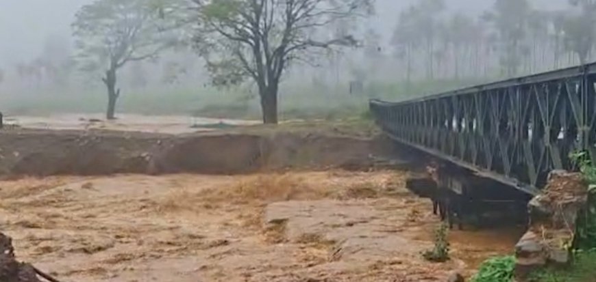 മുണ്ടക്കൈയിൽ കനത്ത മഴ; അപകട മേഖലയിൽ നിന്ന് ആളുകളെ മാറ്റിപ്പാർപ്പിച്ചു