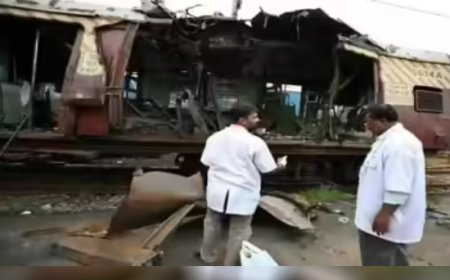 മുംബൈ ട്രെയിന്‍ സ്ഫോടനക്കേസ്: 12 പ്രതികളുടെ ശിക്ഷാവിധി റദ്ദാക്കി ബോംബെ ഹൈക്കോടതി