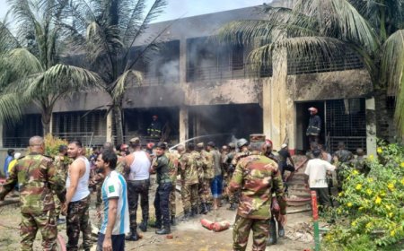 ബംഗ്ലാദേശില്‍ വ്യോമസേനാ വിമാനം സ്‌കൂളിന് മുകളില്‍ തകര്‍ന്നുവീണു