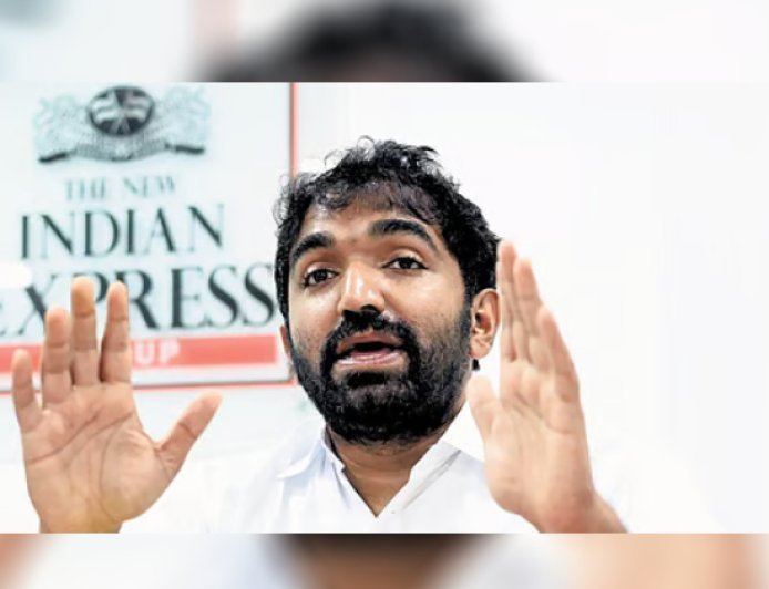 'ഉമ്മൻ ചാണ്ടിയെ അവഹേളിച്ചു'; ചാണ്ടി ഉമ്മനെ തഴഞ്ഞതിൽ കോൺഗ്രസിൽ 'എ ഗ്രൂപ്പ്' പുകയുന്നു! അനുനയ നീക്കവുമായി മുഖ്യമന്ത്രി സതീശൻ