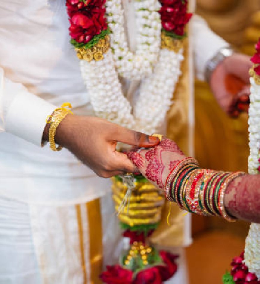 ജീവപര്യന്തം ശിക്ഷ അനുഭവിക്കുന്ന തടവുകാരന് വിവാഹം കഴിക്കാൻ പരോള്‍, പെണ്‍കുട്ടിയുടെ സ്നേഹം കാണാതിരിക്കാനാവില്ലെന്ന് കേരള ഹൈക്കോടതി