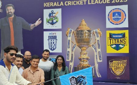 കെ.സി.എൽ. പൂരത്തിന് ഇനി 19 നാൾ; ട്രോഫി ടൂര്‍ വാഹനത്തിന് കൊച്ചിയിൽ വൻ സ്വീകരണം