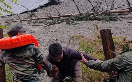 ഉത്തരാഖണ്ഡിലെ മേഘവിസ്ഫോടനവും മണ്ണിടിച്ചിലും; നൂറോളം പേരെ കാണാതായി