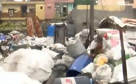 കനത്ത മഴ: ഡല്‍ഹിയില്‍ ക്ഷേത്രമതില്‍ ഇടിഞ്ഞുവീണ് ഒരു കുടുംബത്തിലെ ഏഴുപേര്‍ മരിച്ചു