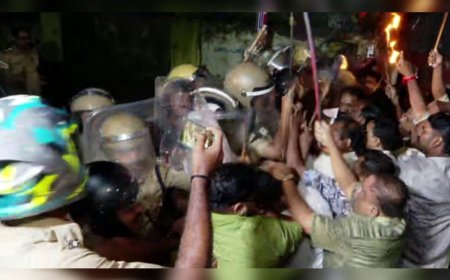 തൃശൂരില്‍ സി.പി.എം. നടത്തിയ മാര്‍ച്ചിന് പകരമായി ബി.ജെ.പി.യുടെ പ്രതിഷേധ മാര്‍ച്ച്; ഉന്തും തള്ളും, ലാത്തിച്ചാര്‍ജ് പ്രയോഗിച്ചു