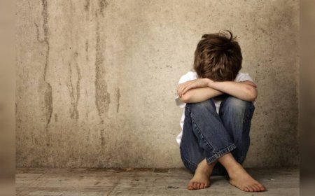 തൃക്കാക്കര കൊച്ചിന്‍ പബ്ലിക് സ്‌കൂളില്‍ അഞ്ചാം ക്ലാസുകാരനോട് ക്രൂരത