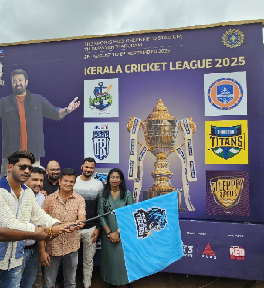 കെ.സി.എൽ. പൂരത്തിന് ഇനി 19 നാൾ; ട്രോഫി ടൂര് വാഹനത്തിന് കൊച്ചിയിൽ വൻ സ്വീകരണം