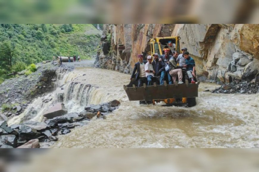 ഹിമാചൽ പ്രദേശില്‍ മേഘവിസ്ഫോടനവും മിന്നൽ പ്രളയവും