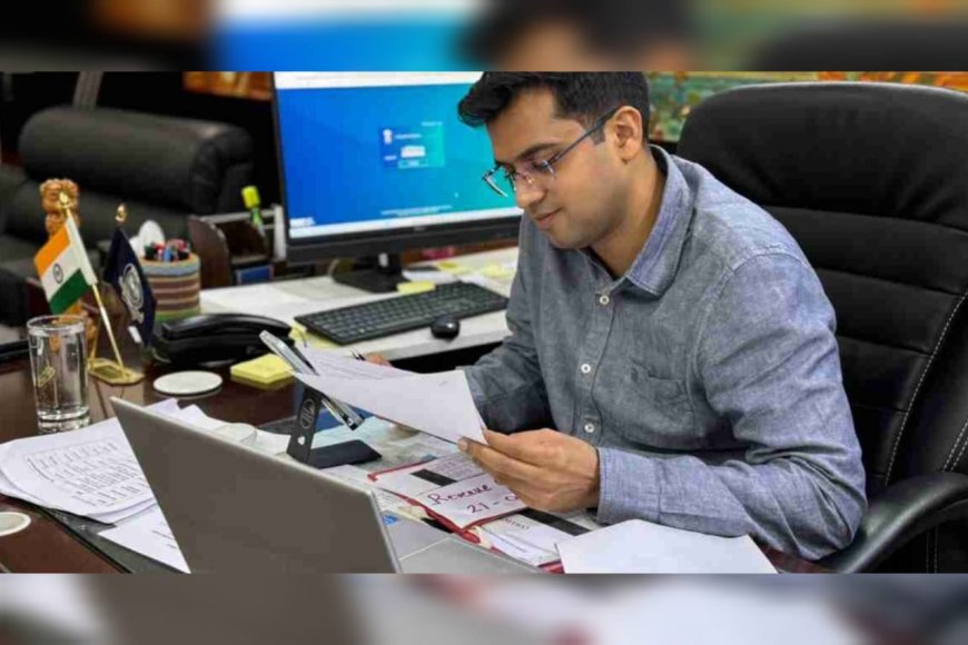 വീഡിയോ കോളിലൂടെ കോഴിക്കോട് കോര്പ്പറേഷനിലെ വോട്ടറായി ജില്ലാ കലക്ടര്