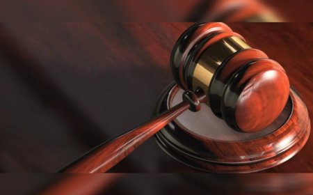 ബലാത്സംഗ പരാതി ഉന്നയിച്ച അഭിഭാഷകയെ ഭീഷണിപ്പെടുത്തി; രണ്ട് ജില്ലാ ജഡ്ജിമാർക്കെതിരെ നടപടി