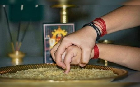 ഇന്ന് വിദ്യാരംഭം; അറിവിന്റെ ആദ്യാക്ഷരം കുറിച്ച് കുരുന്നുകൾ