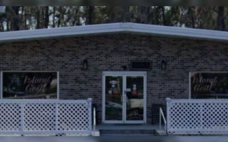 അമേരിക്കയിൽ കൂട്ട വെടിവെപ്പ്: ബാർ റെസ്റ്റോറന്റിൽ നാല് പേർ കൊല്ലപ്പെട്ടു; 20ലധികം പേർക്ക് പരിക്ക്