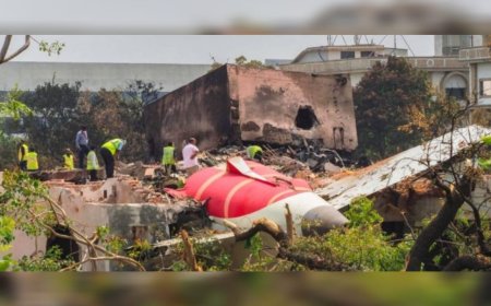 അഹമ്മദാബാദ് വിമാനദുരന്തം: അപകടം പൈലറ്റുമാരുടെ പിഴവ് കൊണ്ടാണെന്ന് ആരും വിശ്വസിക്കില്ലെന്ന് സുപ്രീം കോടതി