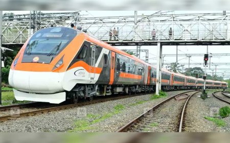 വന്ദേഭാരത് ഉൾപ്പെടെ നാല് ട്രെയിനുകൾ ഫ്ലാഗ് ഓഫ് ചെയ്ത് പ്രധാനമന്ത്രി 