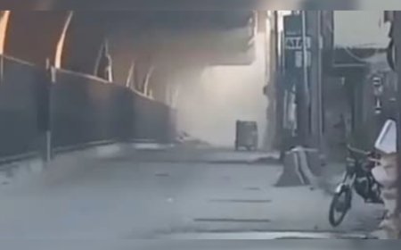 പാകിസ്ഥാനിലെ സൈനിക കന്‍റോൺമെന്‍റിന് സമീപത്ത് പാരാമിലിട്ടറി ഹെഡ്ക്വാട്ടേഴ്സിൽ ചാവേർ ആക്രമണം