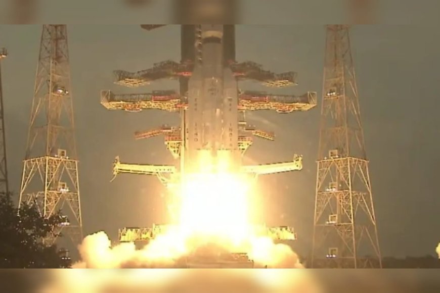 കുതിച്ചുയര്‍ന്ന് ഐഎസ്ആര്‍ഒയുടെ എൽവിഎം 3; വിക്ഷേപണം വിജയം