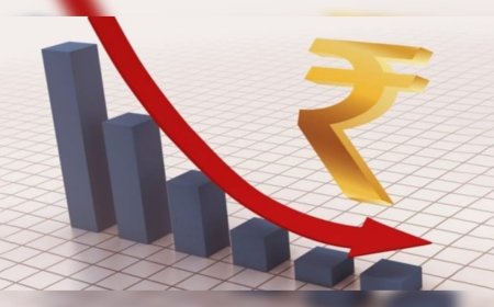 രൂപയുടെ മൂല്യം റെക്കോര്‍ഡ് താഴ്ചയിലേക്ക് കൂപ്പുകുത്തി