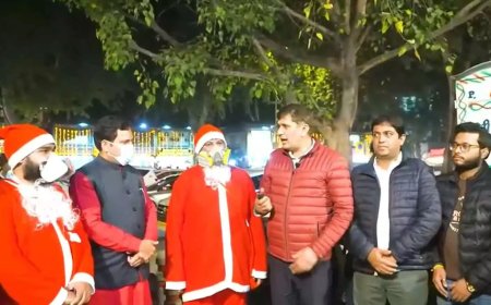 സാന്താക്ലോസിനെ അവഹേളിച്ചു; മൂന്ന് എ.എ.പി നേതാക്കൾക്കെതിരെ കേസ്