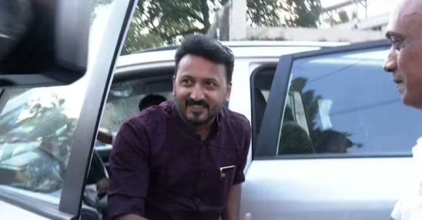 ഒളിവില്‍ നിന്ന് പുറത്തേക്ക്; പാലക്കാട് രാഹുല്‍ മാങ്കൂട്ടത്തില്‍ വോട്ട് ചെയ്യാനെത്തി 