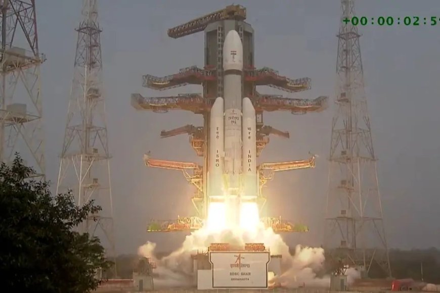 ഐ.എസ്.ആര്‍.ഒയുടെ 'ബാഹുബലി' കുതിച്ചു; ബഹിരാകാശത്തുനിന്ന് മൊബൈലിലേക്ക് നേരിട്ട് ഇന്റർനെറ്റ്!