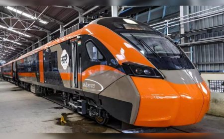 രാജ്യത്തെ ആദ്യ വന്ദേഭാരത് സ്ലീപ്പർ ട്രെയിൻ സർവീസ് പ്രഖ്യാപിച്ച് റെയിൽവേ മന്ത്രി